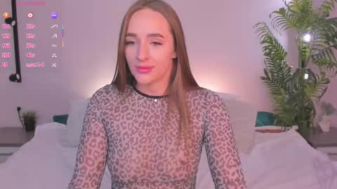 Mia online show from October 16, 2:33 am