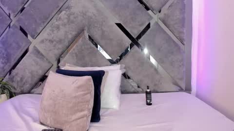 Alice  online show from February 25, 3:09 pm