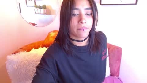 Snapshot of aliciacute__ chatting on October 13, 7:49 pm aliciacute    online show from October 13, 7:49 pm