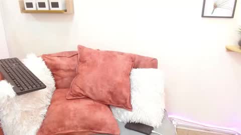 Snapshot of aliciacute__ chatting on September 23, 7:31 pm aliciacute    online show from September 23, 7:31 pm