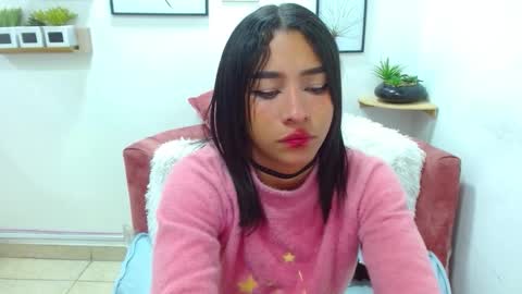 Snapshot of aliciacute__ chatting on October 7, 4:03 pm aliciacute    online show from October 7, 4:03 pm