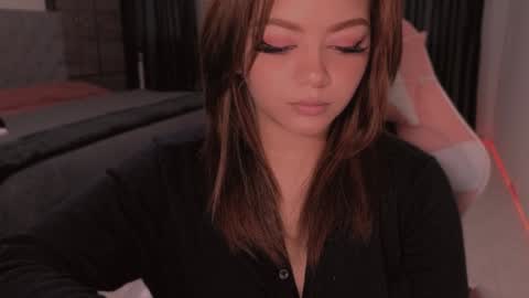 aliciawonderland__ online show from February 4, 5:34 pm