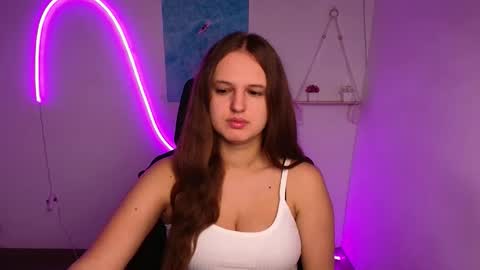 Snapshot of alicie_dream_ chatting on October 14, 5:32 am Alicie online show from October 14, 5:32 am