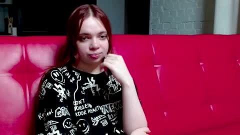 Alice online show from April 25, 7:11 pm