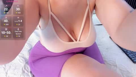 Ali Johansonn online show from November 1, 4:28 pm