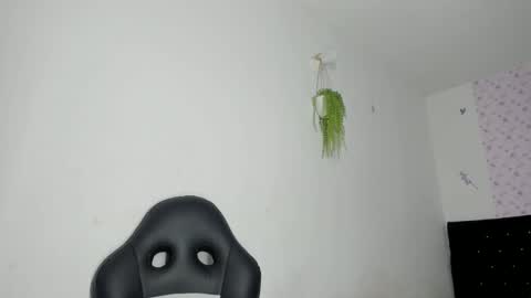 alika online show from February 8, 4:43 pm