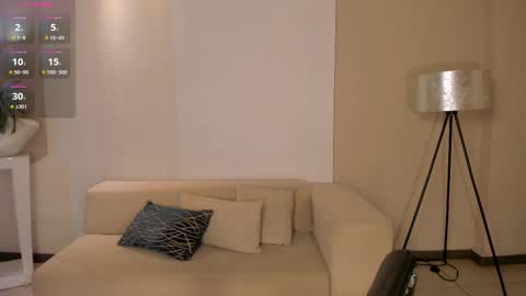 alinakravitz_ online show from March 13, 12:08 pm