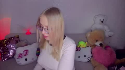 alinaocean online show from February 1, 7:44 pm