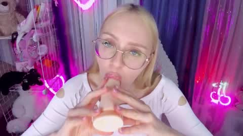 alinaocean online show from March 21, 6:12 pm