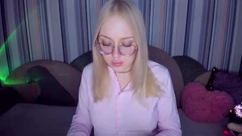 alinaocean online show from February 22, 3:47 pm