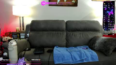 alinasterling2002 online show from June 15, 11:41 pm