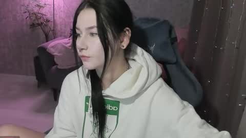 Aline Greeeen online show from October 7, 8:32 am