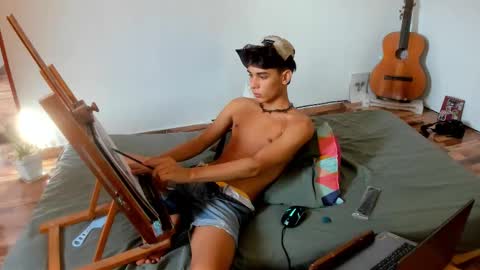 AliotTwink online show from November 4, 8:10 pm