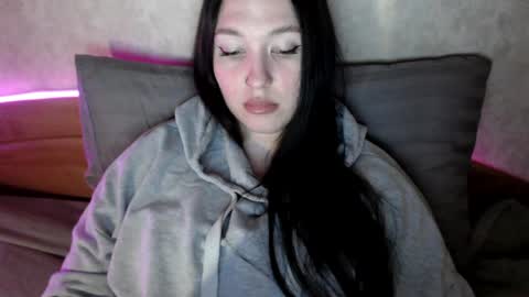 alisaadoll online show from April 8, 1:14 pm