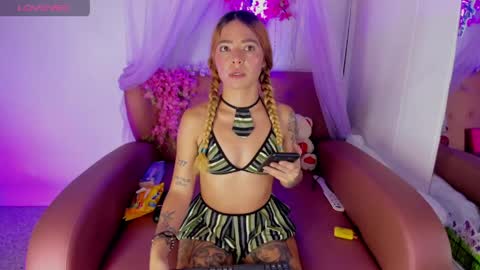 alise_mason online show from May 26, 6:52 am