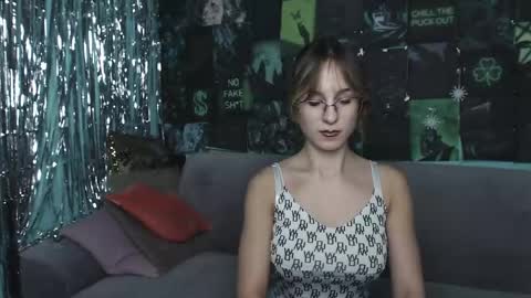 alishakelly online show from November 10, 6:05 am