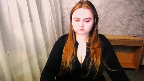 alison_noir_ online show from December 6, 5:17 pm