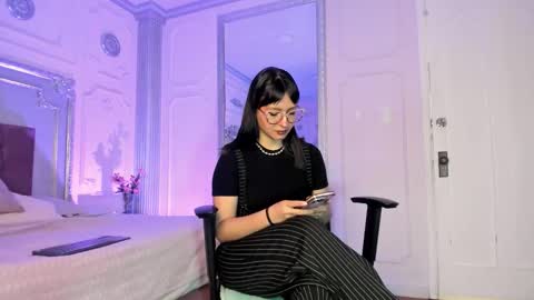 Alison Fishert online show from November 3, 12:39 pm