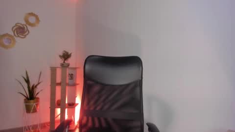  ALISS  online show from January 12, 4:50 pm