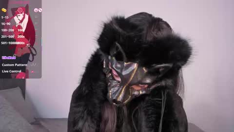 Mara  Isabel online show from October 31, 2:56 am