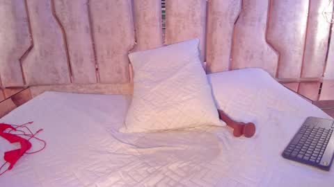 alisse_myers online show from May 31, 5:39 am