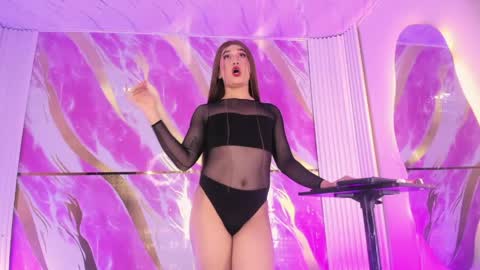alisson_santiel online show from May 6, 6:19 am