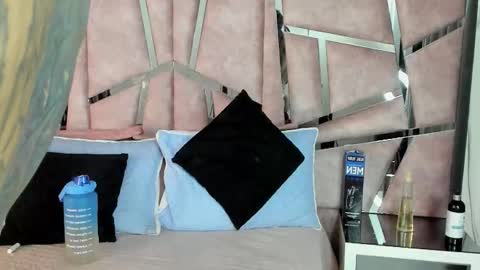 alix online show from October 15, 12:58 am