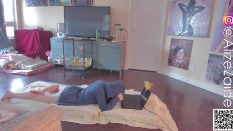 Snapshot of alizezaide chatting on February 18, 7:09 pm Alize Zaide online show from February 18, 7:09 pm