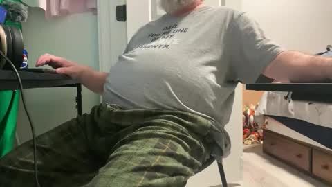 Allergictolove online show from November 24, 11:58 pm