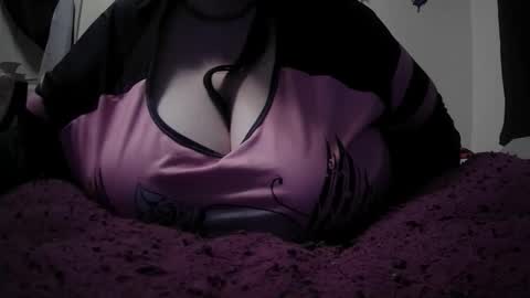 Alli Kat online show from January 12, 8:32 am