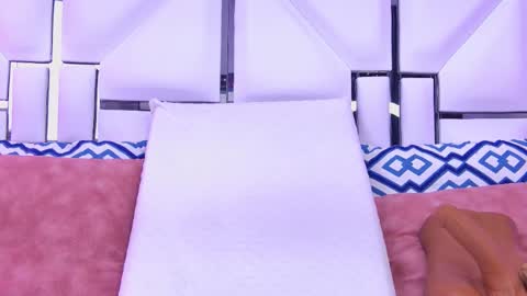 Allicia online show from March 24, 11:49 am