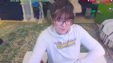 Snapshot of allieberrybb chatting on February 27, 2:35 am  bb  online show from February 27, 2:35 am