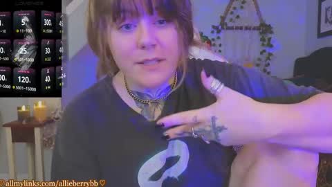 Snapshot of allieberrybb chatting on October 1, 2:54 am  bb  online show from October 1, 2:54 am