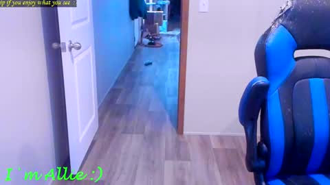 Allie online show from February 22, 6:30 pm