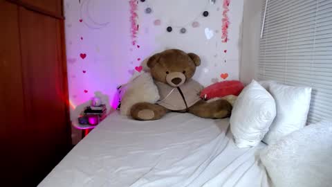 Allie  online show from February 25, 7:06 pm