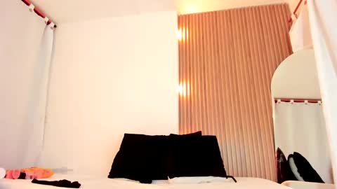 Snapshot of allison_fosther chatting on October 12, 4:05 am allison_fosther online show from October 12, 4:05 am