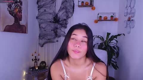 Snapshot of allisxxnn_fox chatting on October 17, 1:15 pm Allisxn Fox online show from October 17, 1:15 pm