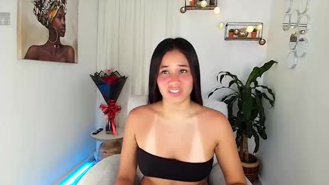 Snapshot of allisxxnn_fox chatting on September 22, 8:13 pm Allisxn Fox online show from September 22, 8:13 pm