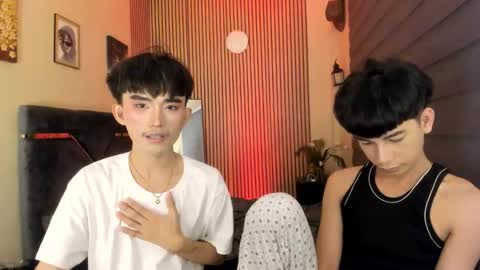 Snapshot of alluring_alpha chatting on October 24, 8:15 am kim and josh online show from October 24, 8:15 am