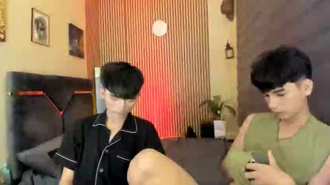 Snapshot of alluring_alpha chatting on October 21, 2:05 am kim and josh online show from October 21, 2:05 am