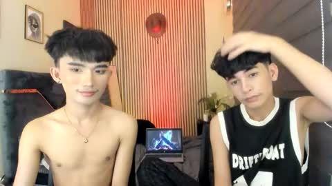 Snapshot of alluring_alpha chatting on October 16, 9:53 am kim and josh online show from October 16, 9:53 am