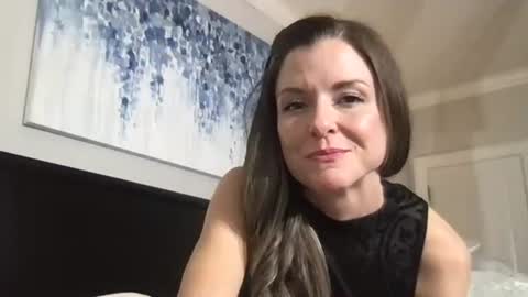 Aurora online show from December 9, 7:50 am