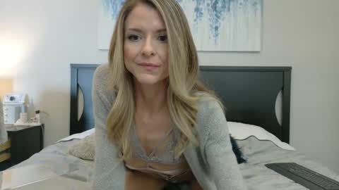 Aurora online show from March 3, 5:20 pm