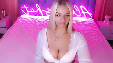 AlwaysHot online show from October 10, 2:50 am