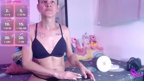 Allysonstonnes online show from November 18, 1:19 am