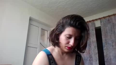 Snapshot of alma_amy chatting on February 25, 10:48 am Alma online show from February 25, 10:48 am