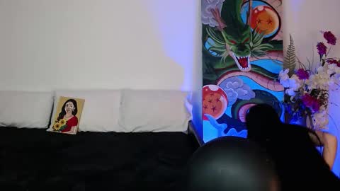 alma_art_ online show from November 13, 12:24 am