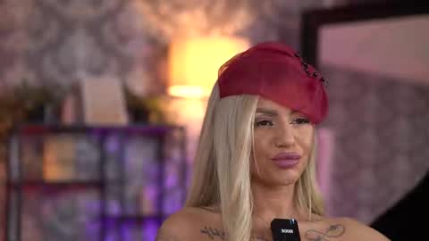 Snapshot of almavelia chatting on September 13, 8:00 pm Alma online show from September 13, 8:00 pm