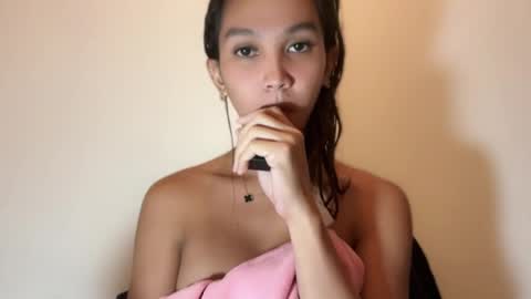 larah online show from October 4, 9:29 am