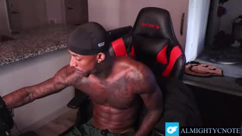 Snapshot of almightycnote chatting on October 31, 11:27 pm Almightycnote online show from October 31, 11:27 pm